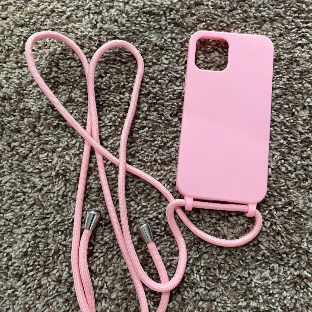 Iphone Casing with adjustable Lanyard/sling - Picture 2 of 7